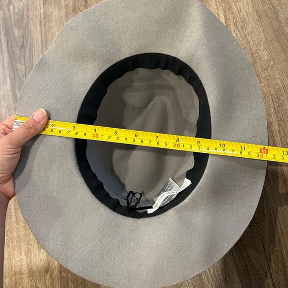 BCBG Purple Felt Fedora hat - Picture 5 of 5